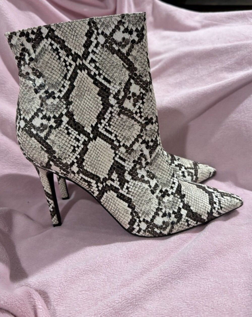 Thalia Sodi Women's Rylie Pointed Toe Ankle Booties Snake Size 9